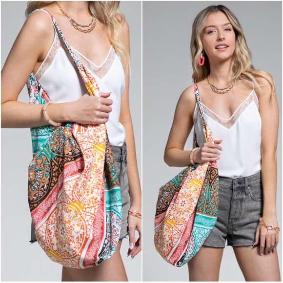 Bohemian Mandala Floral Print Shoulder Bag - Picture 2 of 9